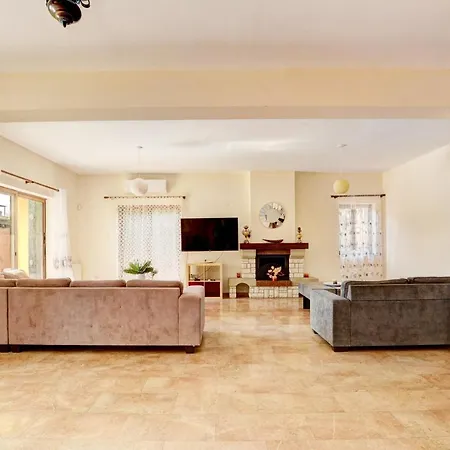 Eva * أيا نابا